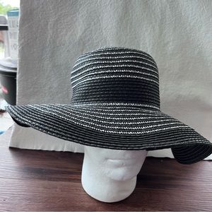 O’Rageous black and white women summer straw hat